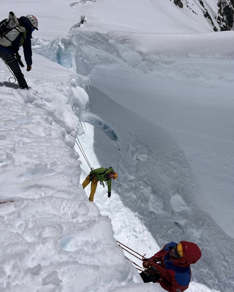 + Atelier crevasse + Atelier crevasse