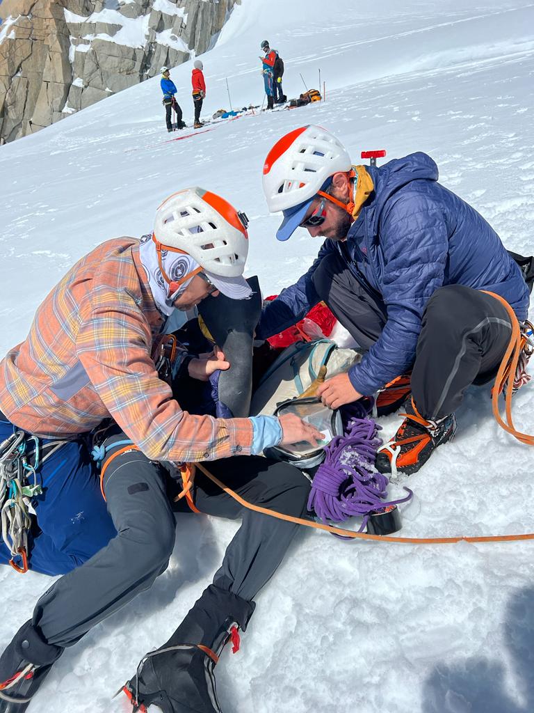 + Gestes qui sauvent neige + Gestes qui sauvent neige